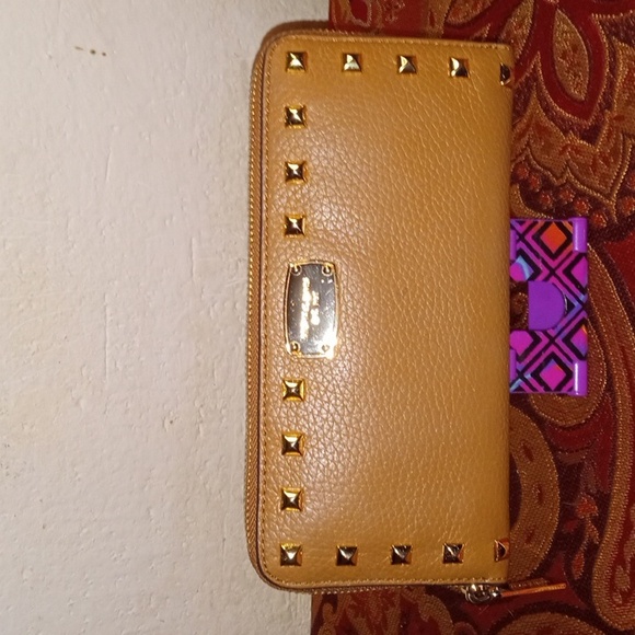 Michael Kors Jet Set Studded Continental Leather Wallet NWT - Picture 2 of 13